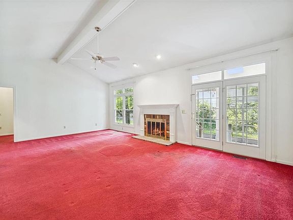 5th image of 545 Pointe Essex Ct