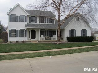 405 Stagecoach Trl, Le Claire, IA