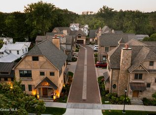 1 Downton Walk, Saratoga Springs, NY 12866