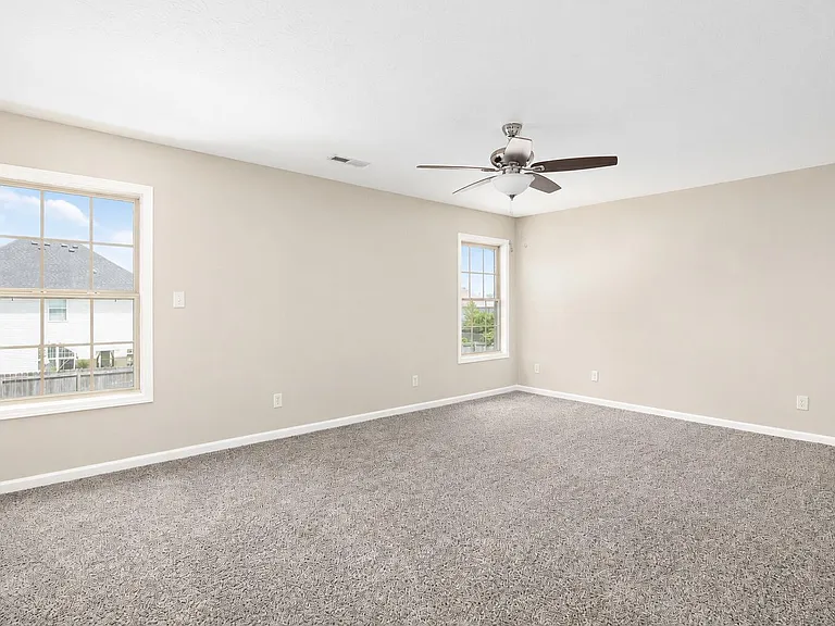 565 Wellington Gardens Dr — Photo 16