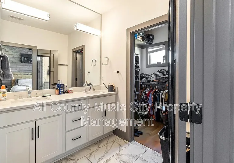 1507B 14th Ave N — Photo 15