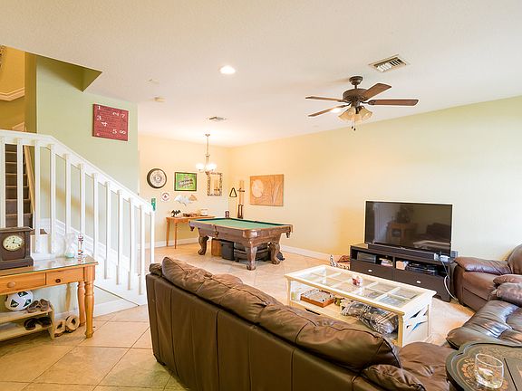 2nd image of 219 E Thatch Palm Cir