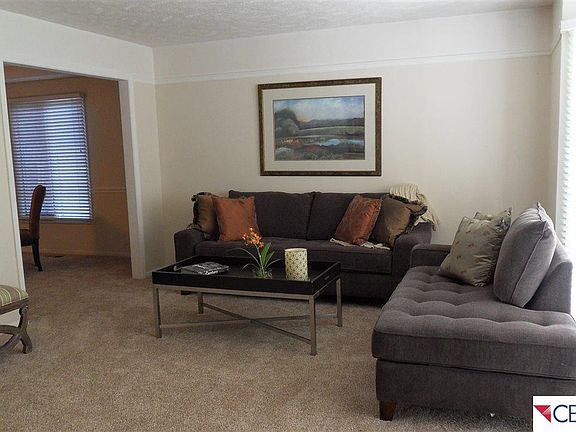 3rd image of 405 S 160th St