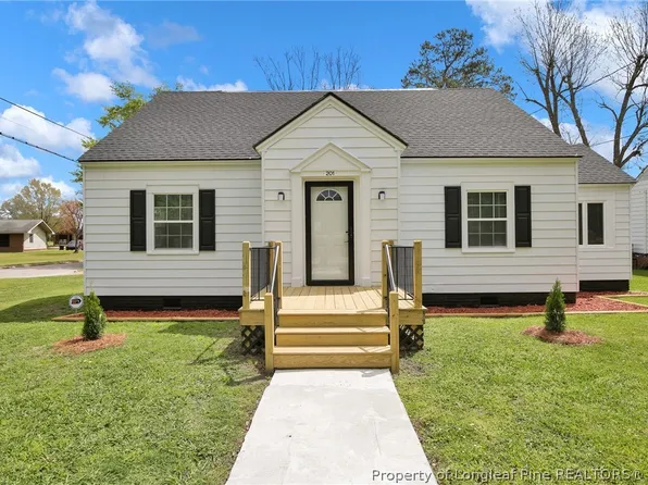 201 Blaine St, Pembroke, NC 28372