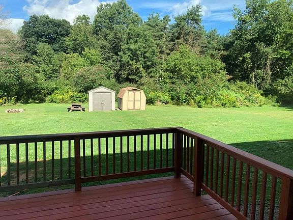 3rd image of 1929 Bradley Creek Rd #1
