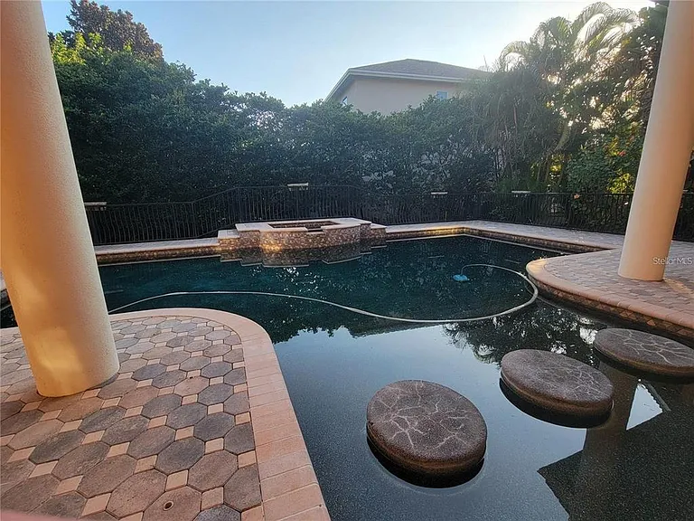 10209 Thurston Groves Blvd — Photo 8