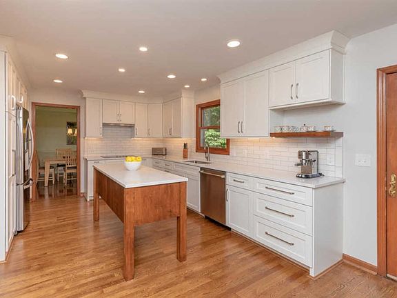 3rd image of 9990 Alydar Ct