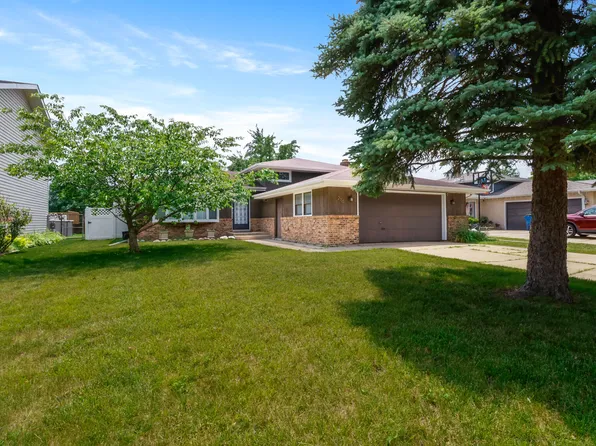 2116 44th St, Highland, IN 46322