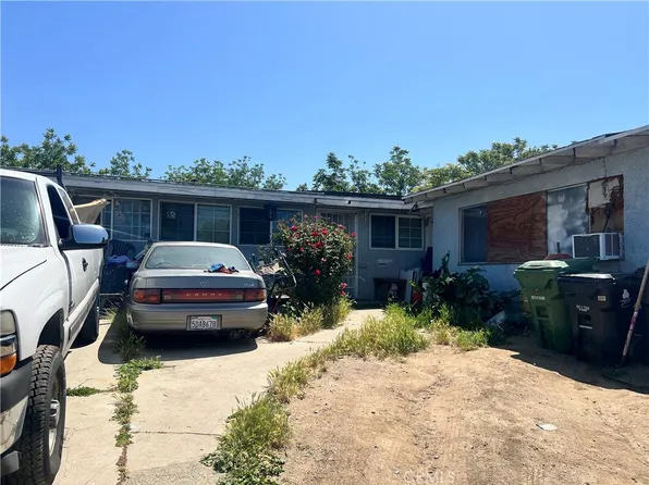 14976 Ryan St, Sylmar, CA 91342