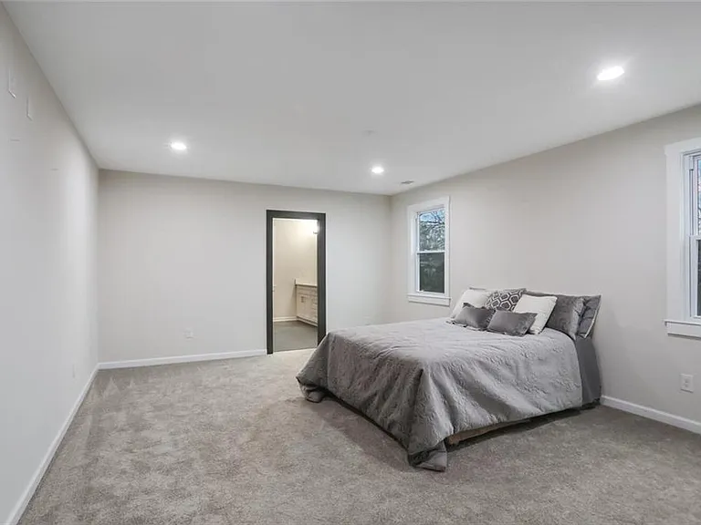 190 Adair Ave SE — Photo 22
