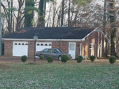 2 car garage with a pit