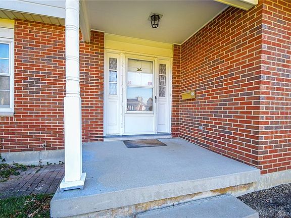 3rd image of 700 Silverleaf Dr