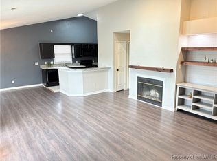 700 Bridge Xing APT D, Yorktown, VA 23692