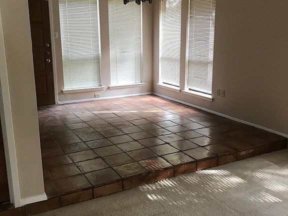 3rd image of 6420 Lago Vista Dr
