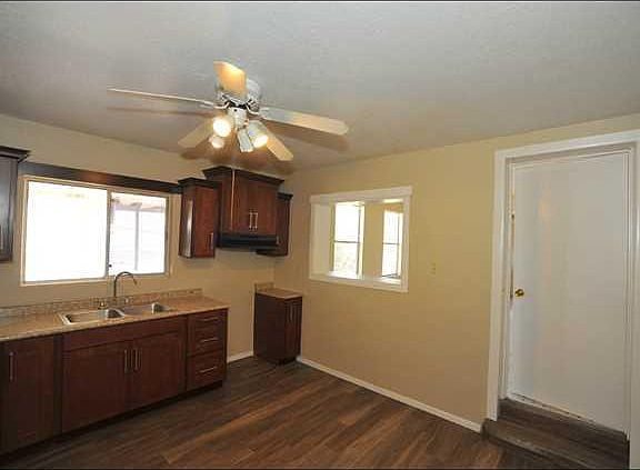 4th image of 5911 E Yandell Dr