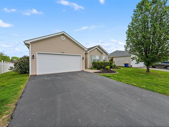 3rd image of 561 Aries Ct