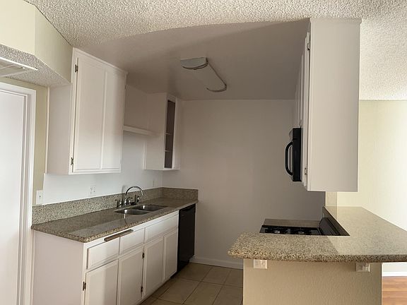 3rd image of 1243 Stanley Ave