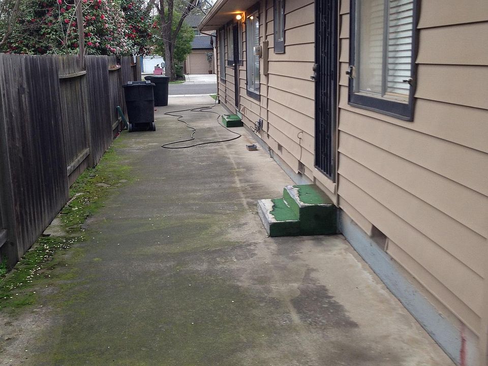 1st image of 215 Earl Ave