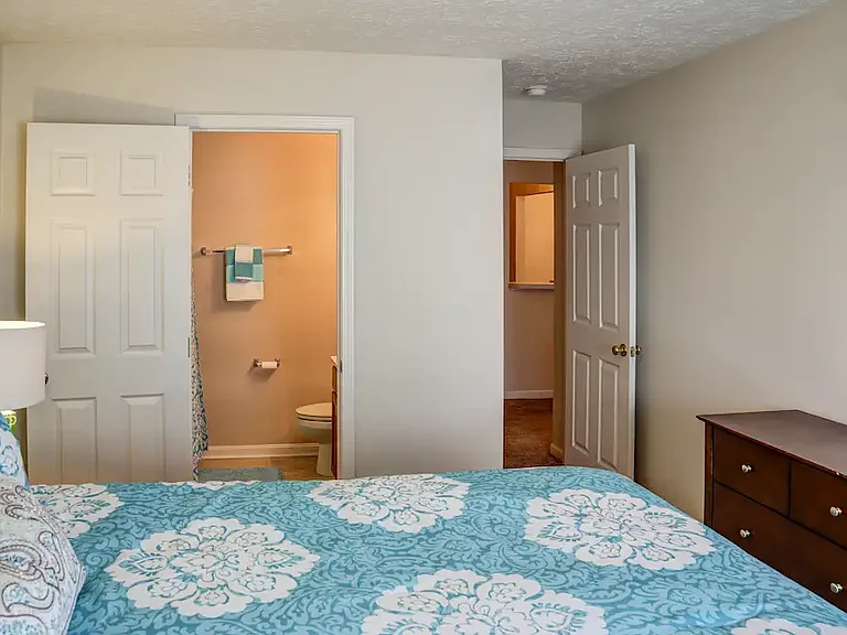 Providence Hill Apartments — Photo 26
