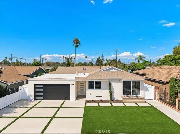674 Senate St, Costa Mesa, CA 92627