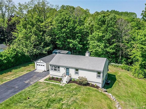 4th image of 44 Sunny Ridge Rd