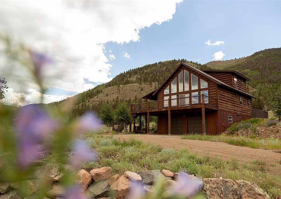 1st image of 252 Mac Farlane Drive