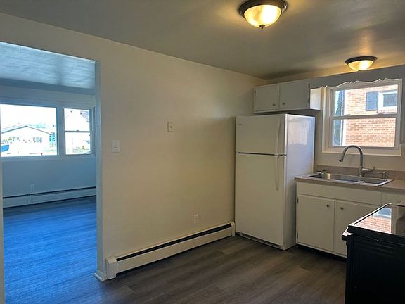 5th image of 130 Adelia St APT 5