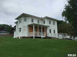 1702 N 6th St, Clinton, IA 52732