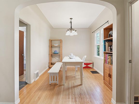 4th image of 11334 104th St NW
