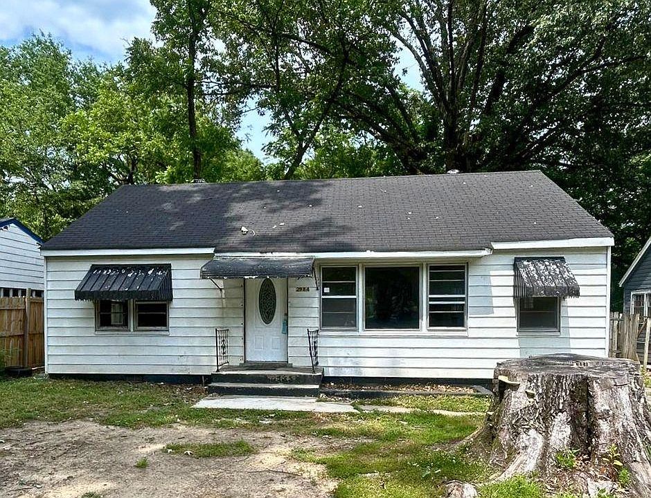 2nd image of 2984 Birchdale Dr