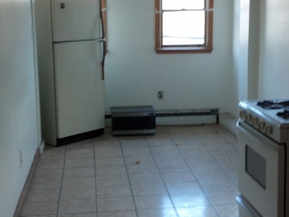 2nd image of 91 Ely Ave