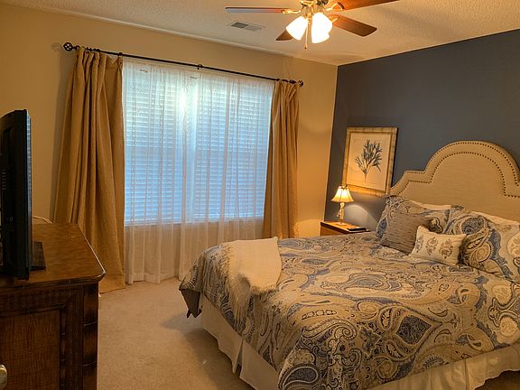 Guest room/2nd bedroom