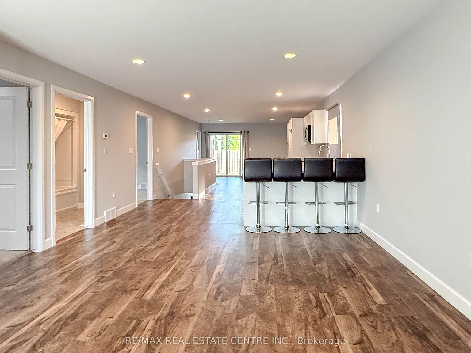 3 bed, $2,500 — Photo 4