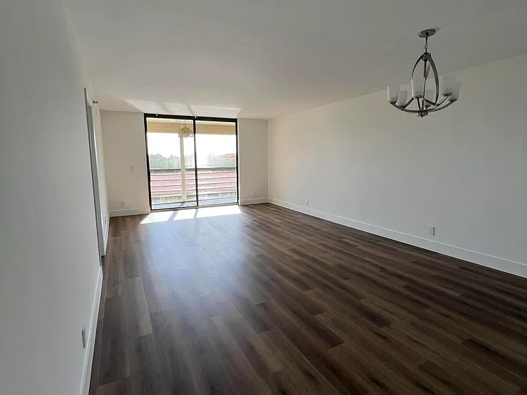 7770 Tahiti Ln #504 — Photo 10