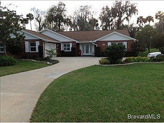 1st image of 605 Country Club Dr