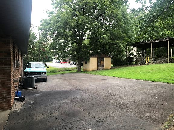 2nd image of 153 Kimberly Ave