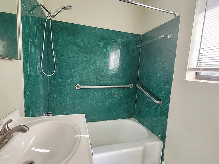 331 Emory Dr — Photo 19