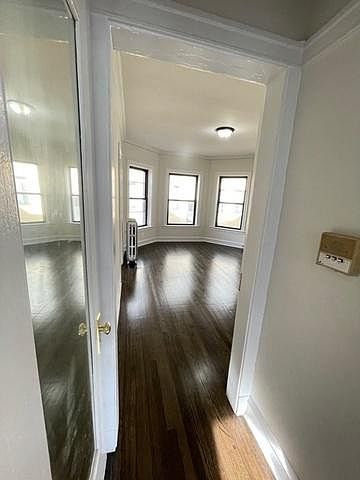 1st image of 3921 N Pine Grove Ave APT 3W