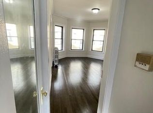 3921 N Pine Grove Ave APT 3W, Chicago, IL 60613