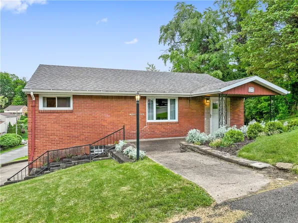 1461 Hollywood St, Pittsburgh, PA 15205