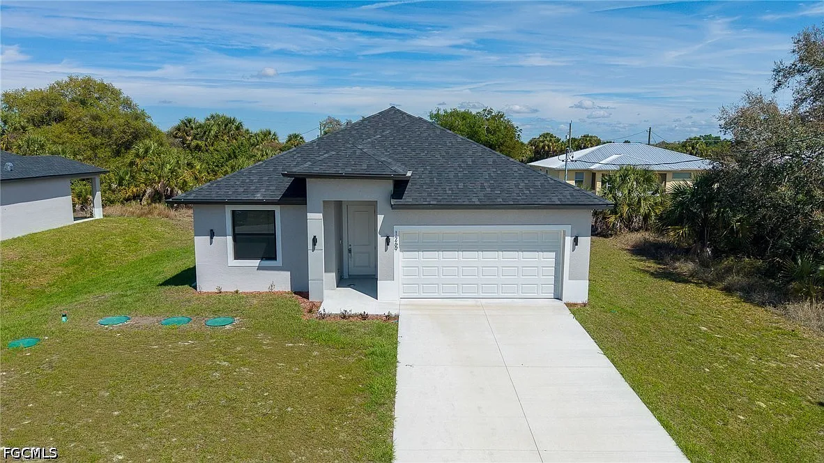 3 bed, 2.5 bath, 1547 sqft, $2,100 — Photo 2