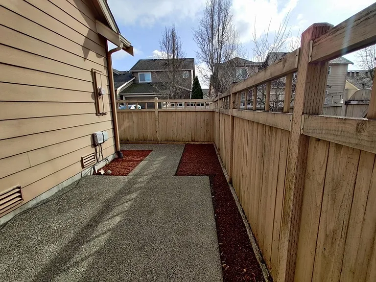 6544 Indiana St SE — Photo 15