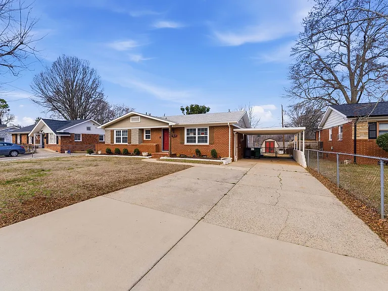 4000 Fieldcrest Rd — Photo 2