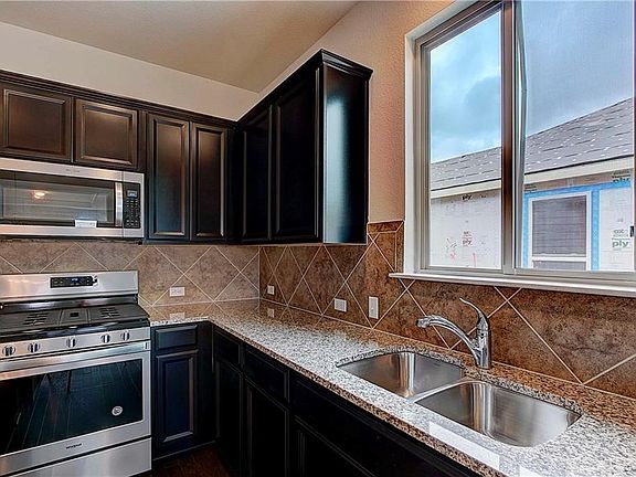 4th image of 532 Coffee Berry Dr