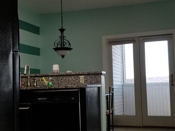 Kitchen with sunroof