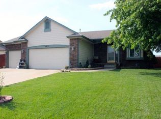 2213 E Carriage Dr, Derby, KS 67037
