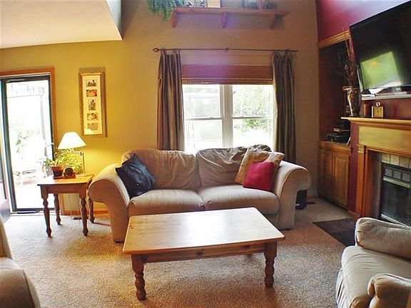 4th image of 930 Tarragon Ln