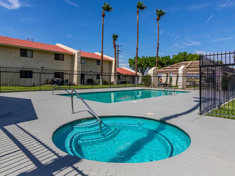 Community Pool & Spa