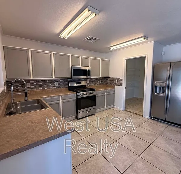 1261 E Dust Devil Dr — Photo 4