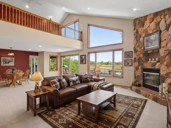 6129 Eagle Lake Dr, Maple Grove, MN 55369